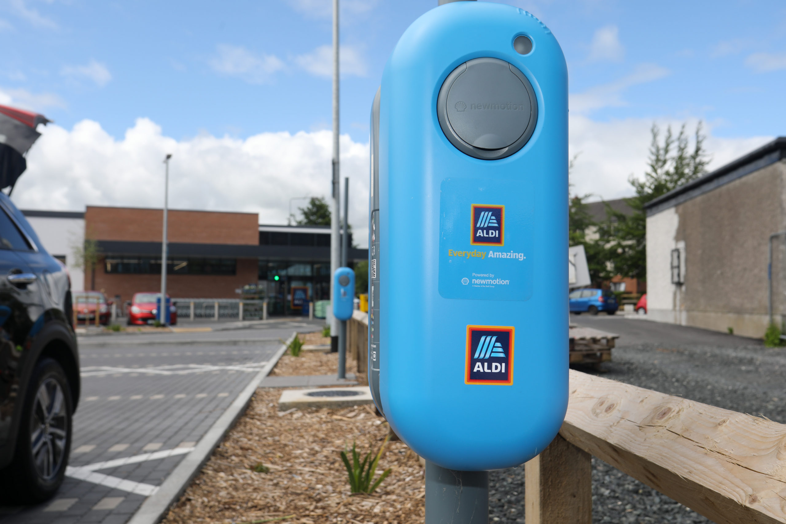 ALDI TO DOUBLE THE NUMBER OF EV CHARGING POINTS OFFERED AT ITS STORES